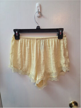 Auden Luxury Collection Luxe Satin Sleep Shorts Light Yellow Small Pajama Lounge